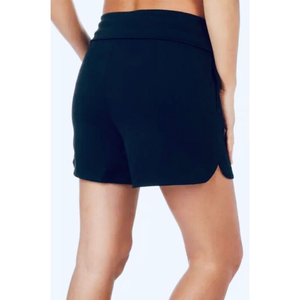 Brisas athletic Shorts in the color cashmere blue, featuring a high waistband, i